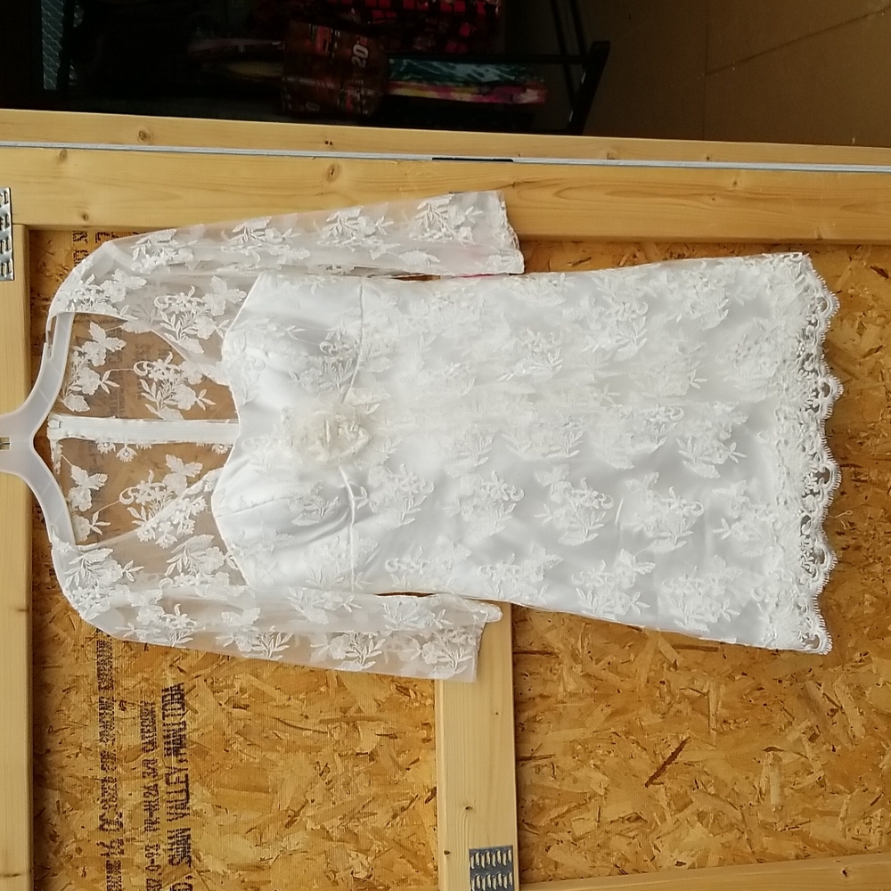 Ivory semi formal dress w/lace overlay